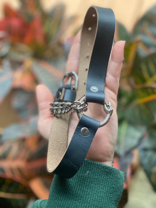 Ouroboros collar in Navy w/ fidget chain